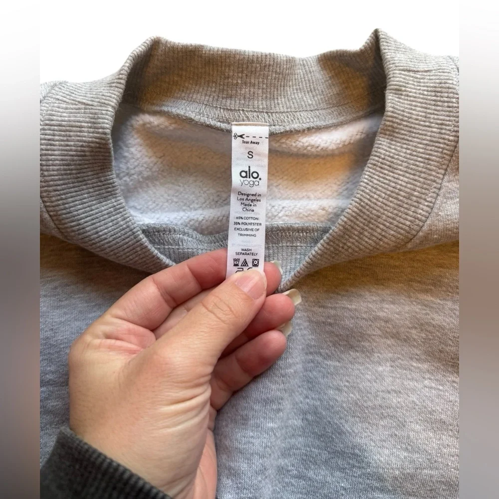 ALO Yoga Devotion Crew Neck Pullover Sweatshirt in Heather Gray